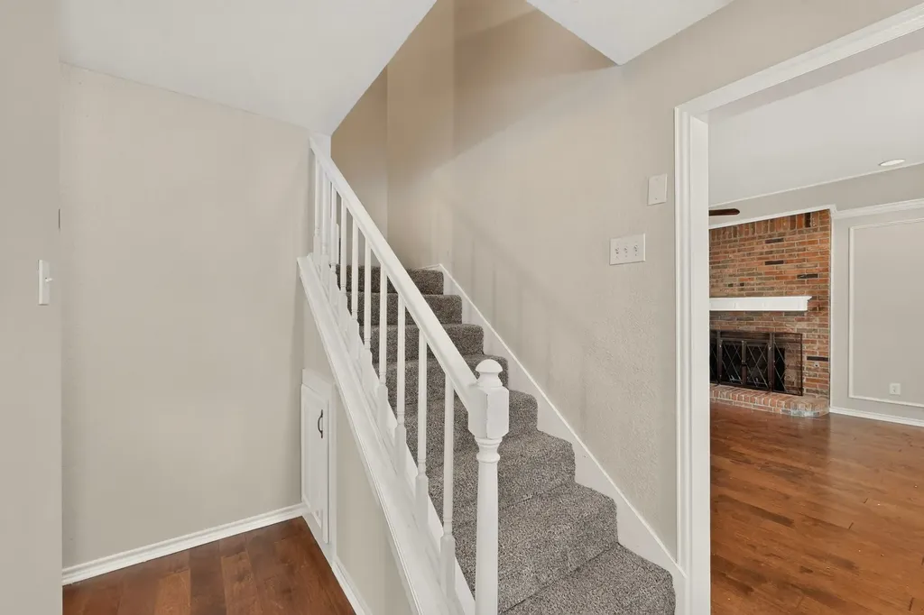 1900 Thames Drive Arlington TX 76017