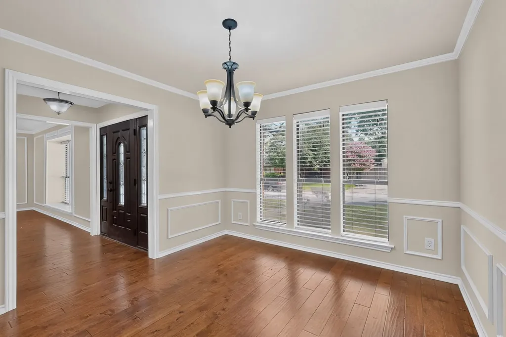 1900 Thames Drive Arlington TX 76017