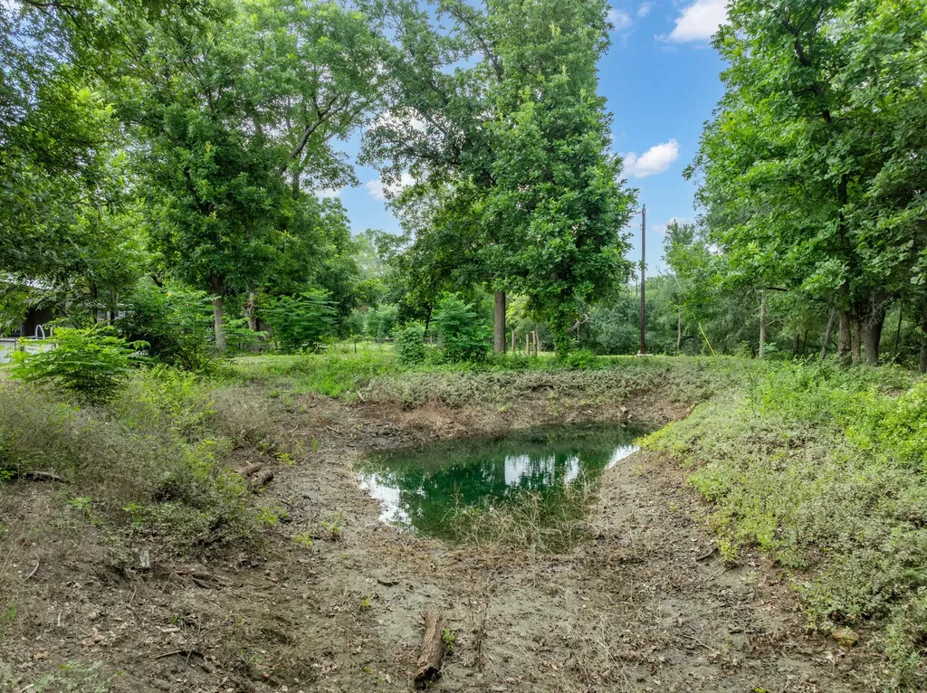 1598 Creek Road Lorena TX 76655