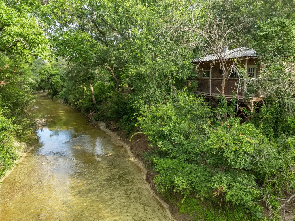 1598 Creek Road Lorena TX 76655