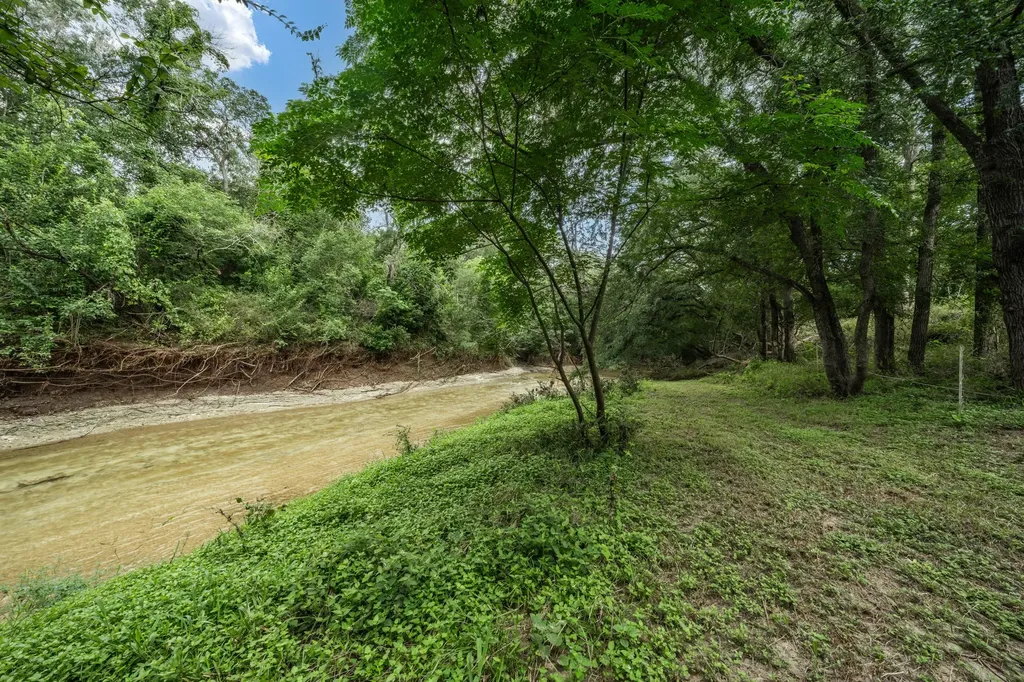 1598 Creek Road Lorena TX 76655