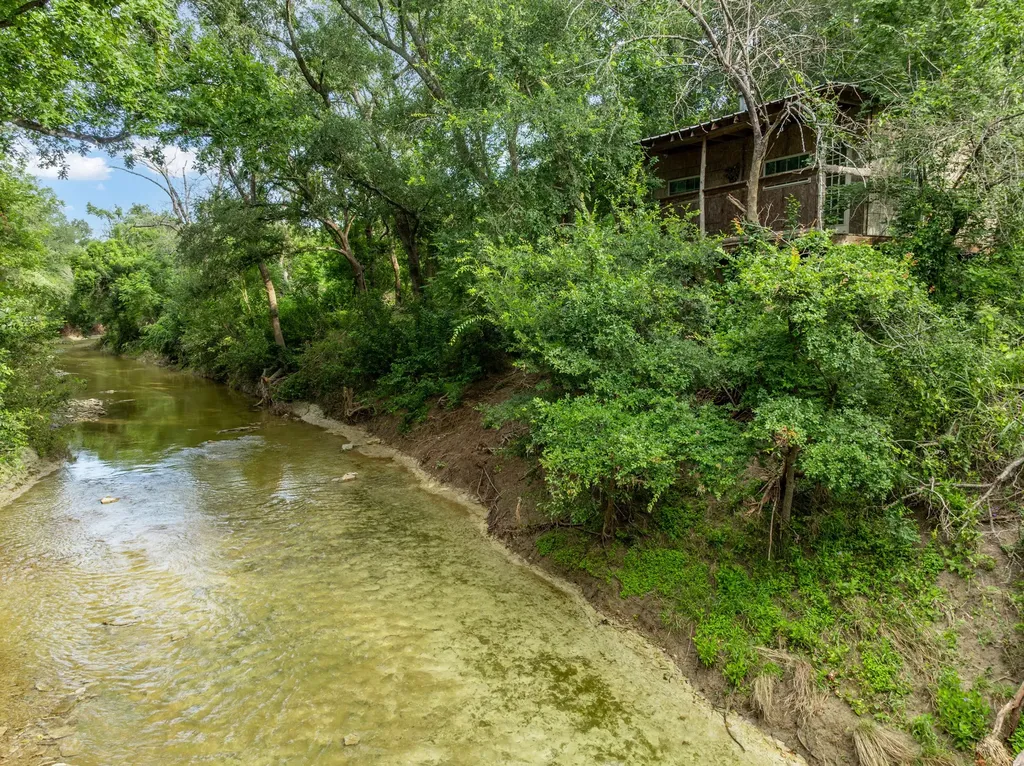 1598 Creek Road Lorena TX 76655