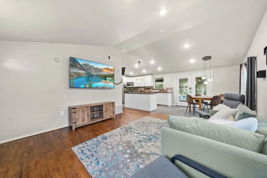1598 Creek Road Lorena TX 76655