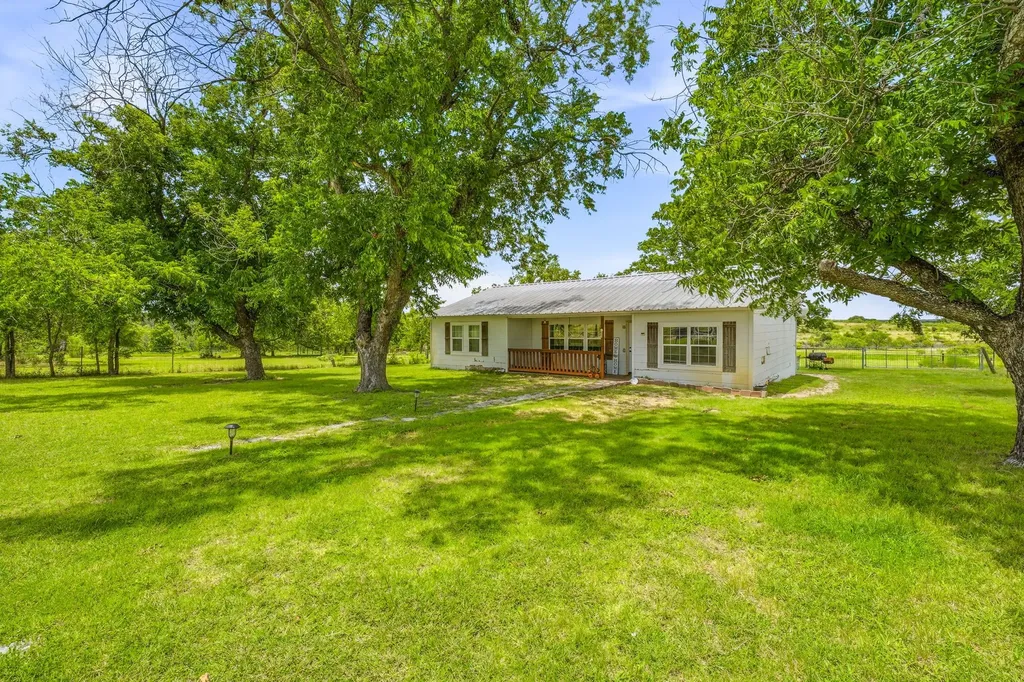 5370 Highway 1702 Gustine TX 76455