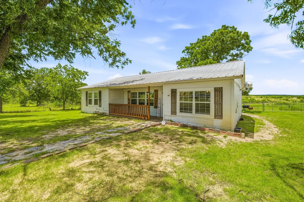 5370 Highway 1702 Gustine TX 76455