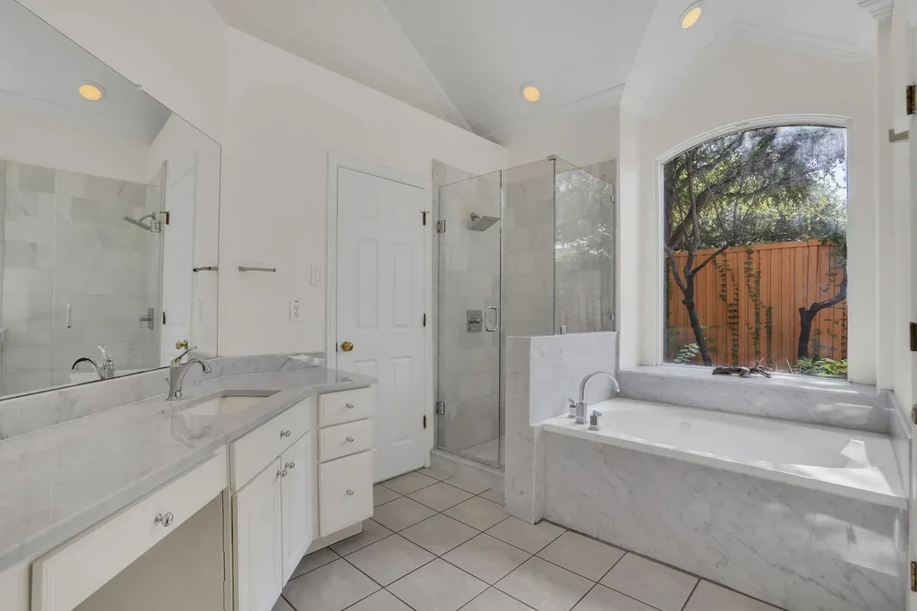 2630 Lakeforest Court Dallas TX 75214