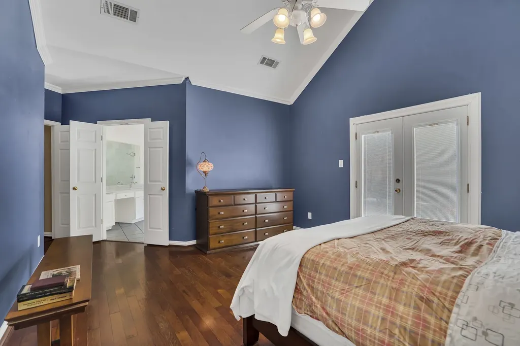 2630 Lakeforest Court Dallas TX 75214