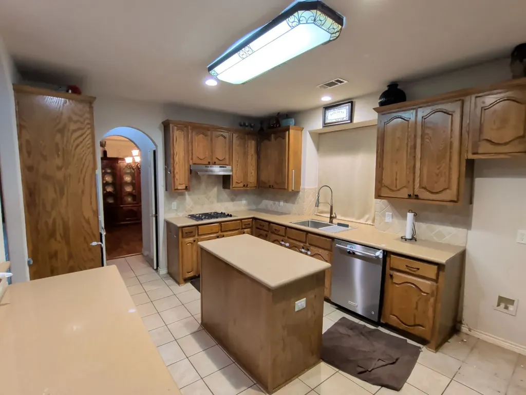 917 Greenfield Court Kennedale TX 76060
