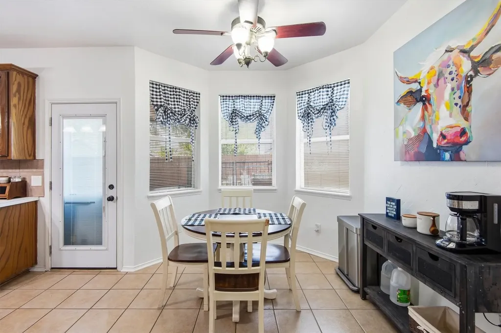 613 Dorchester Lane Mansfield TX 76063