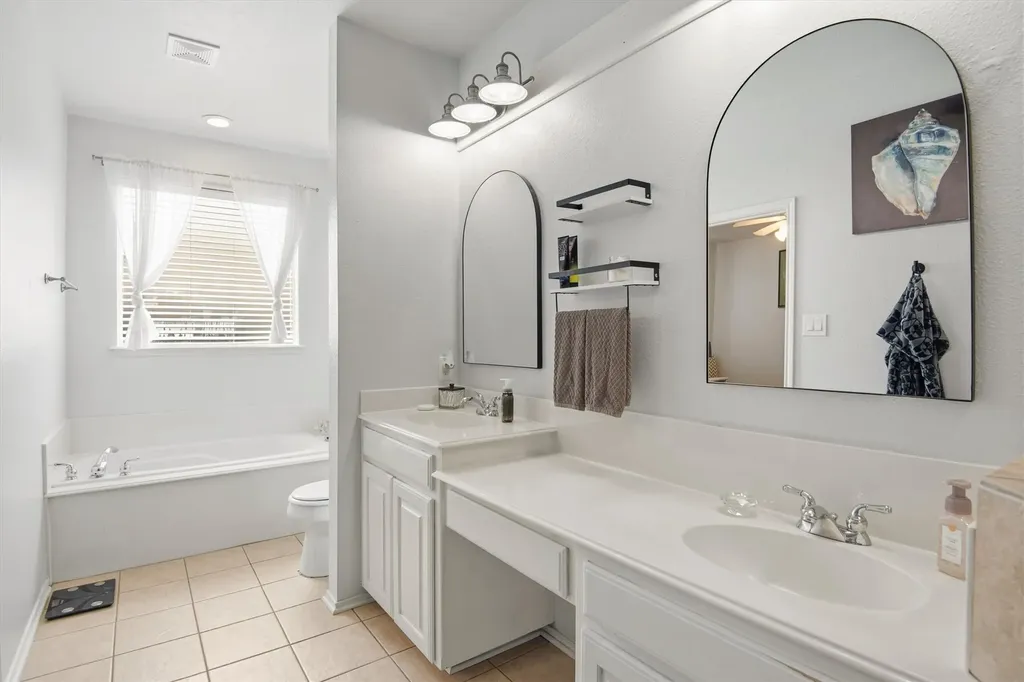 613 Dorchester Lane Mansfield TX 76063