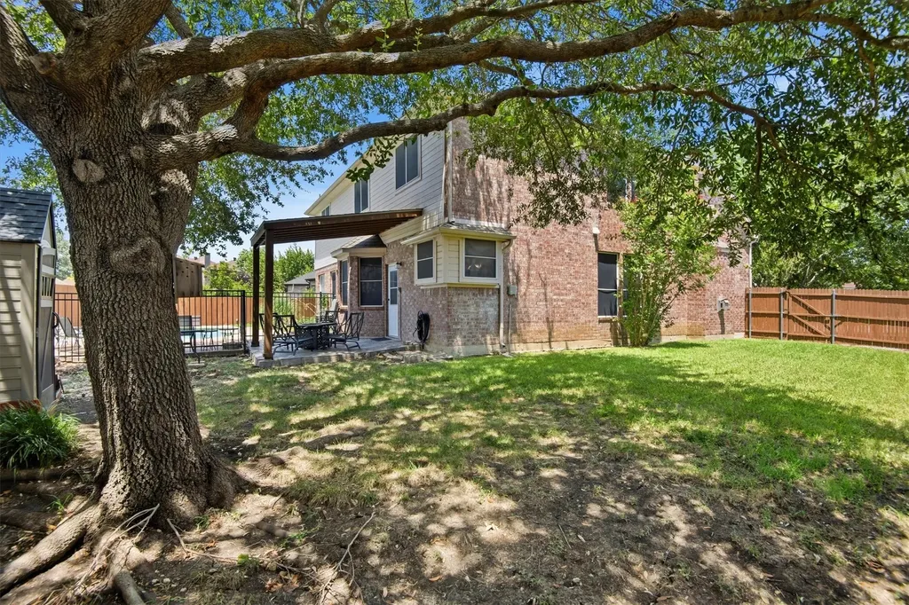 613 Dorchester Lane Mansfield TX 76063