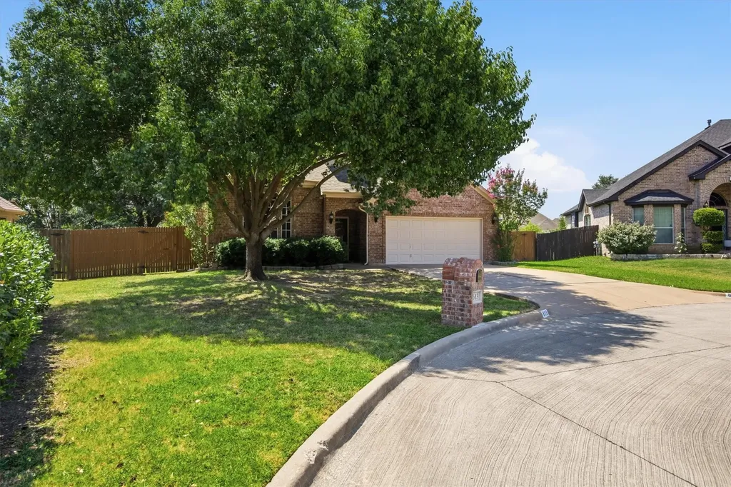 613 Dorchester Lane Mansfield TX 76063