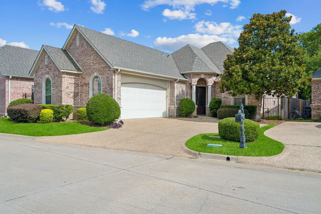 3803 Park Flower Court Arlington TX 76017