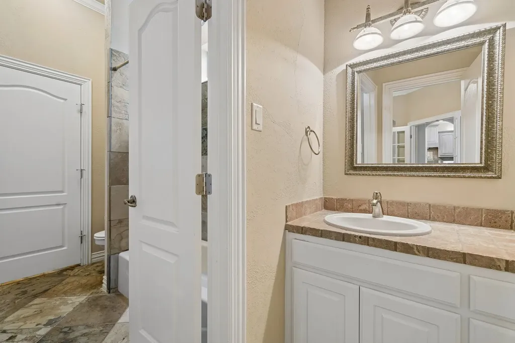 3803 Park Flower Court Arlington TX 76017