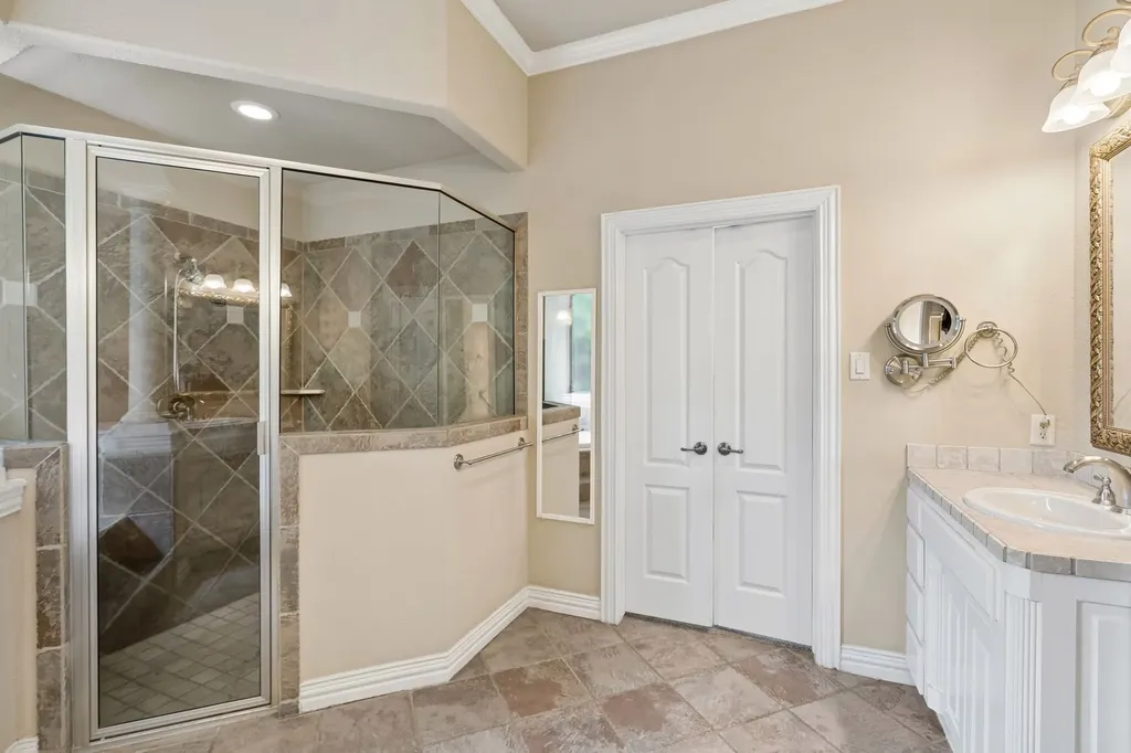 3803 Park Flower Court Arlington TX 76017