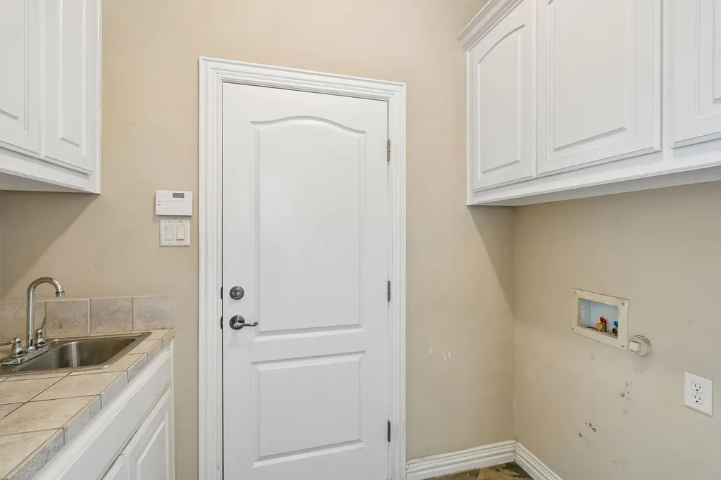 3803 Park Flower Court Arlington TX 76017