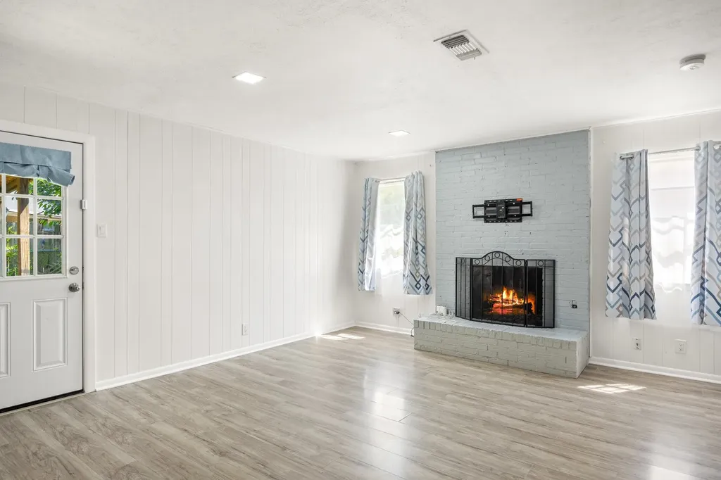 401 Langley Avenue Everman TX 76140