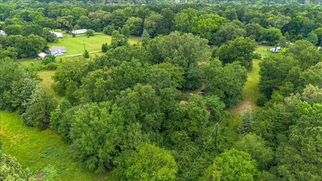 806 County Road 4910 Troup TX 75789
