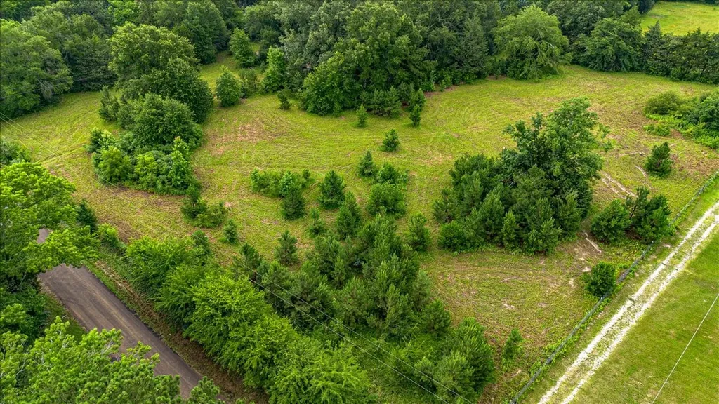806 County Road 4910 Troup TX 75789