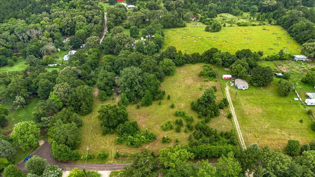 806 County Road 4910 Troup TX 75789