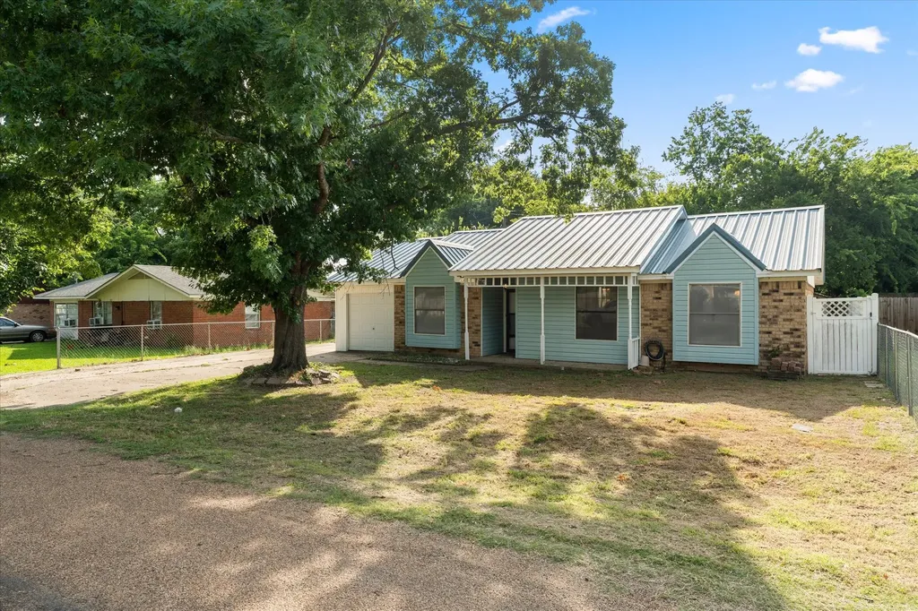 119 Mcanally Drive Mabank TX 75147