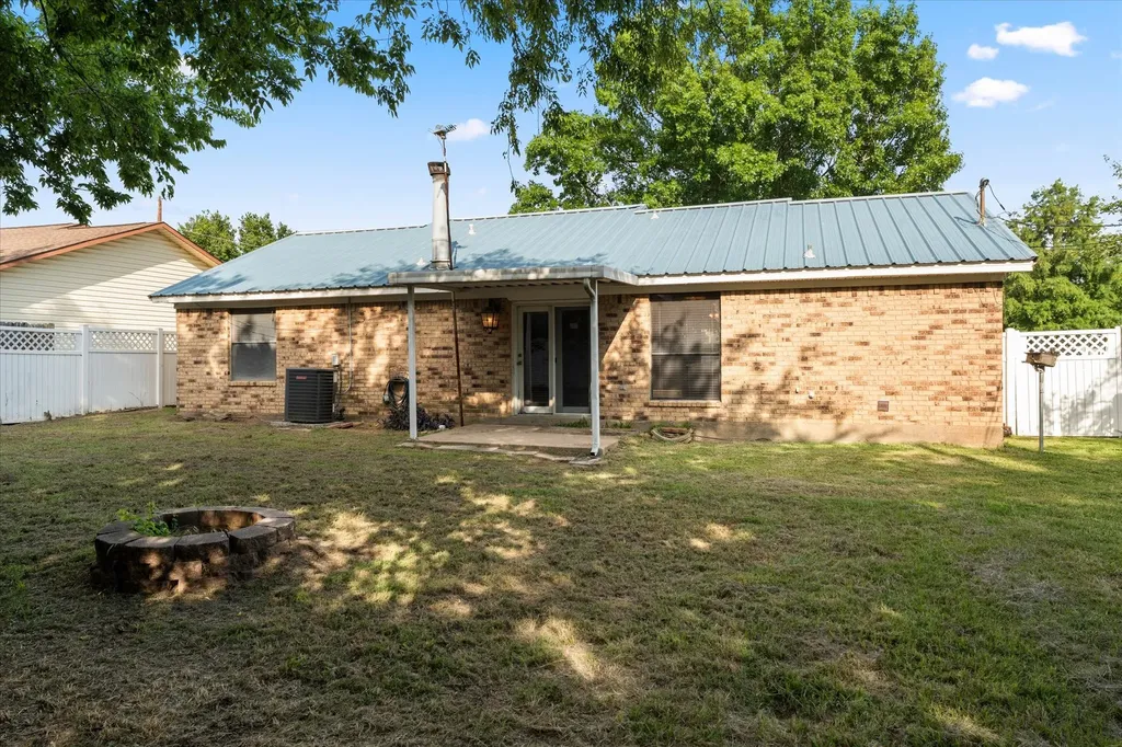 119 Mcanally Drive Mabank TX 75147
