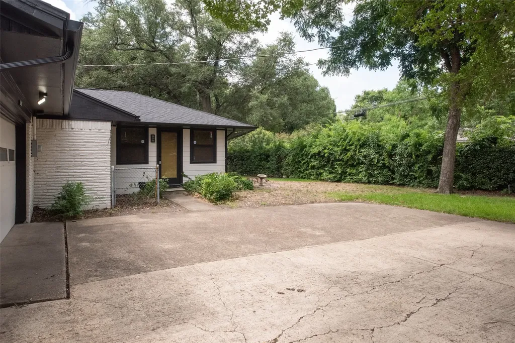308 S Grove Road Richardson TX 75081
