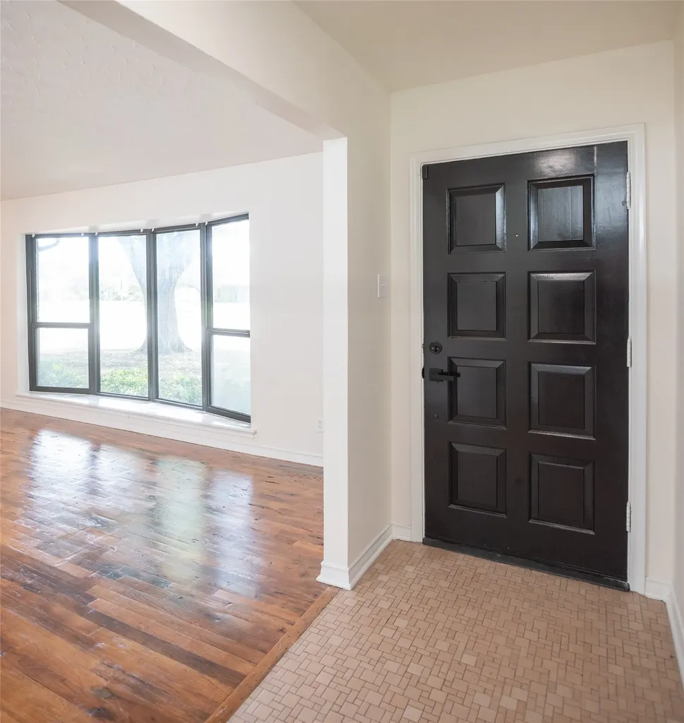 308 S Grove Road Richardson TX 75081
