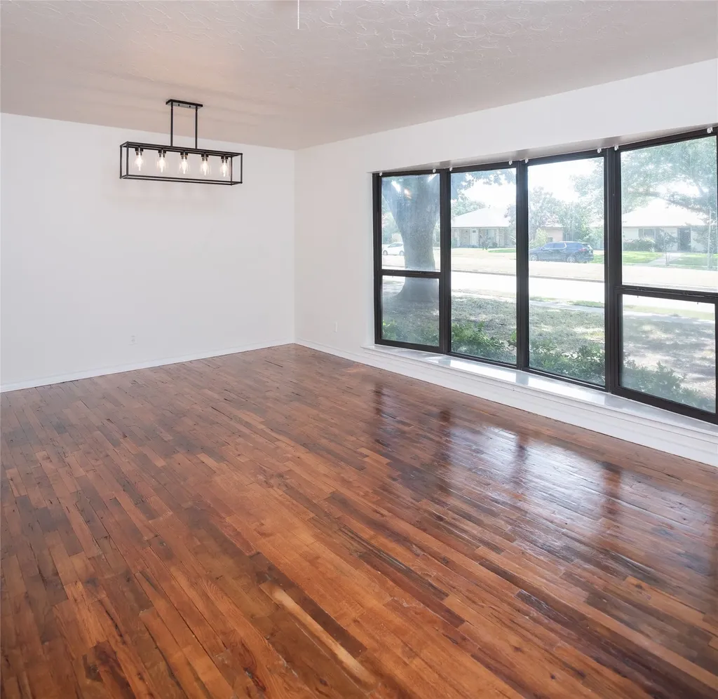 308 S Grove Road Richardson TX 75081