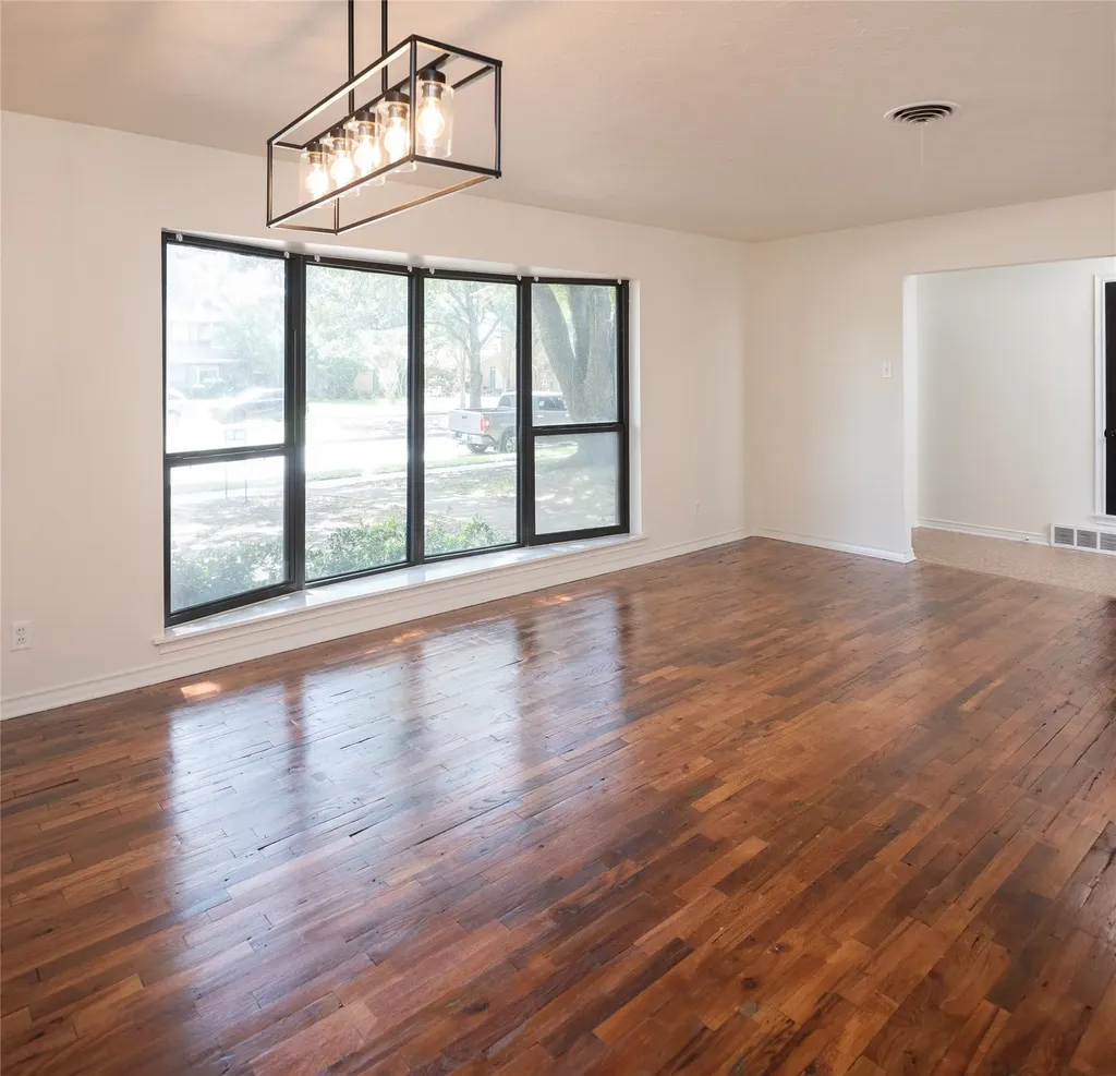 308 S Grove Road Richardson TX 75081