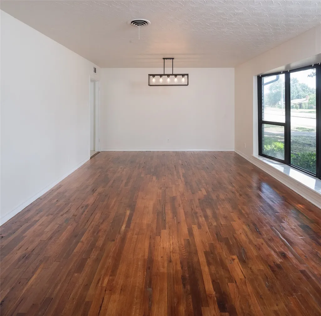 308 S Grove Road Richardson TX 75081