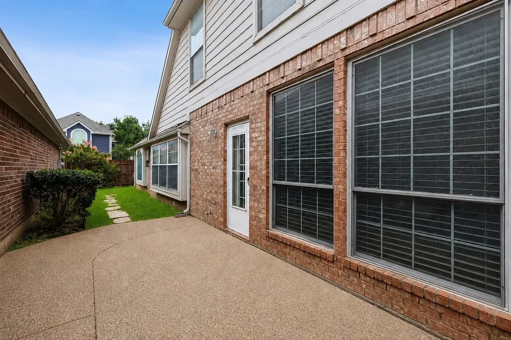 400 Moss Hill Road Irving TX 75063