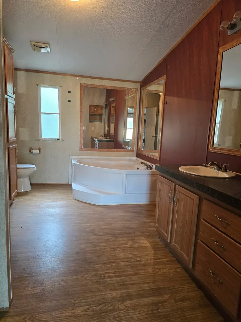 25378 Us Highway 80 Grand Saline TX 75140