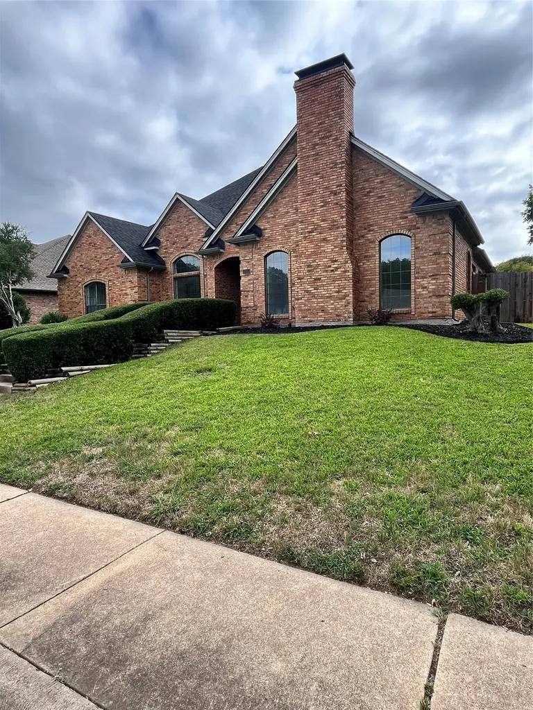 705 Bent Creek Drive Desoto TX 75115