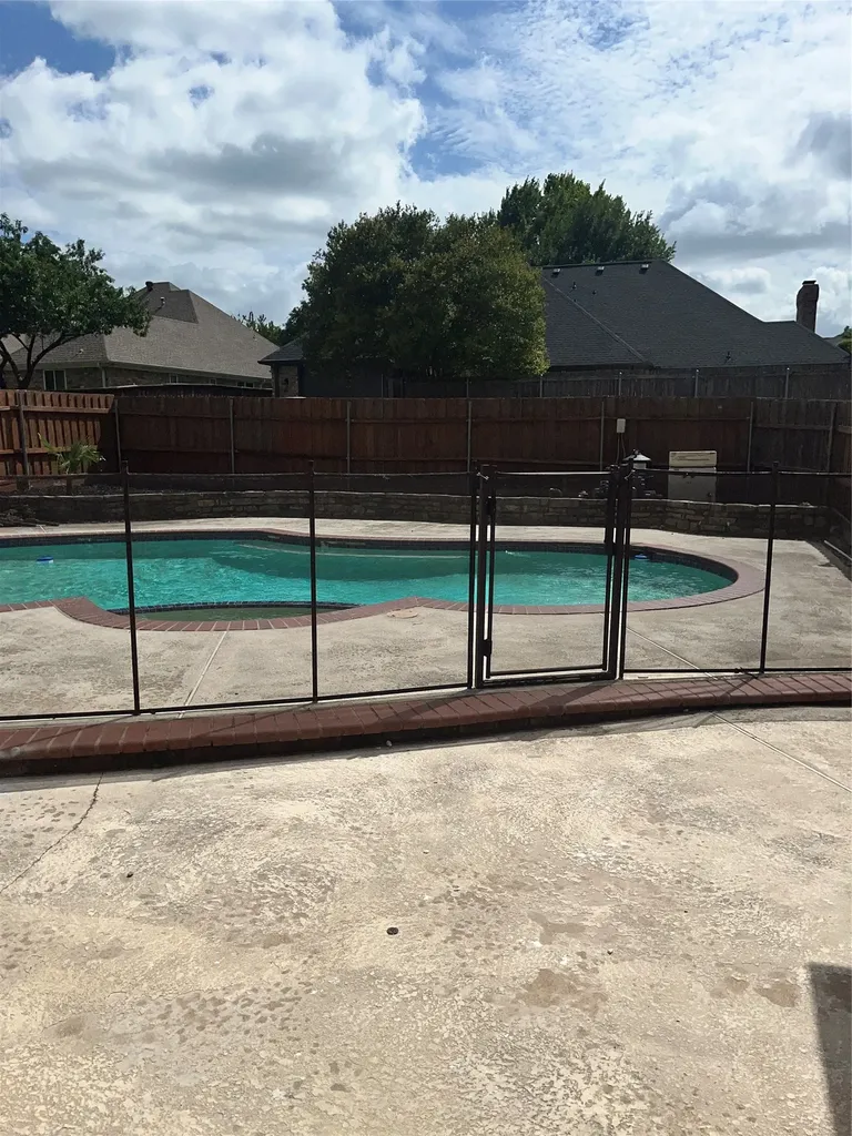 705 Bent Creek Drive Desoto TX 75115