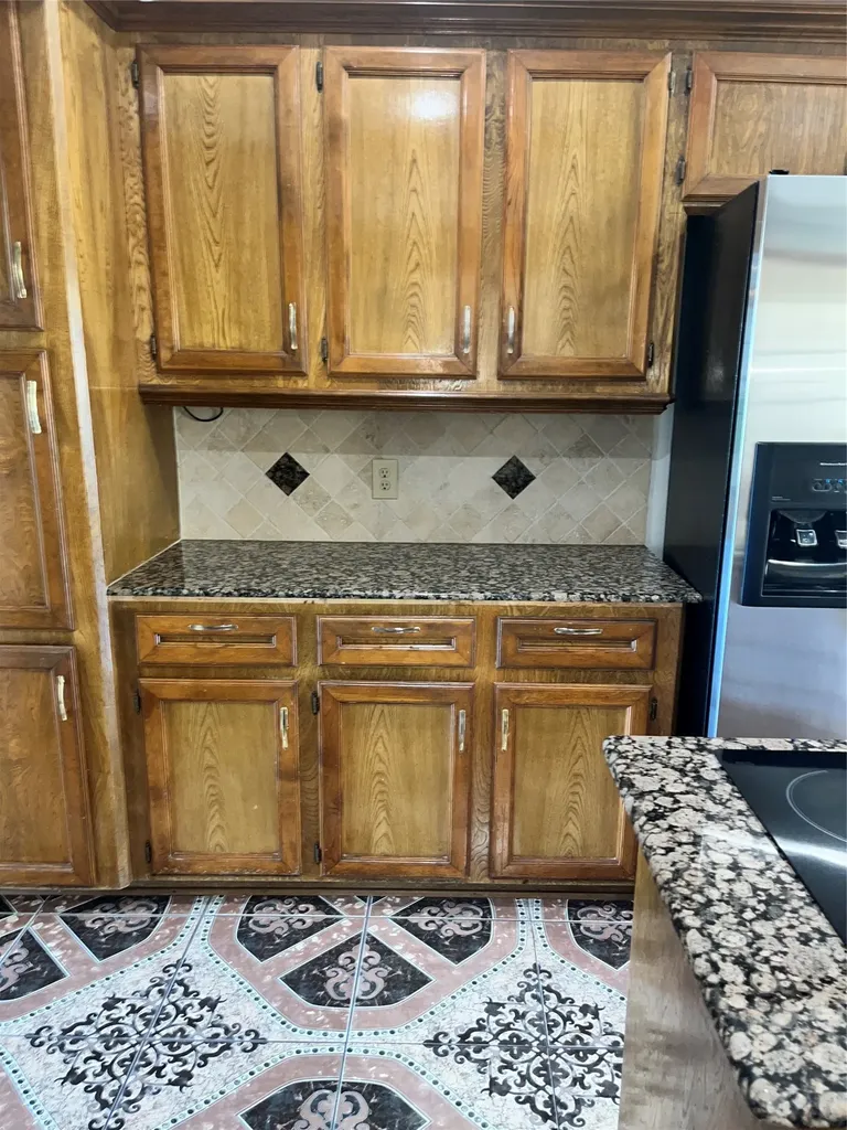 705 Bent Creek Drive Desoto TX 75115