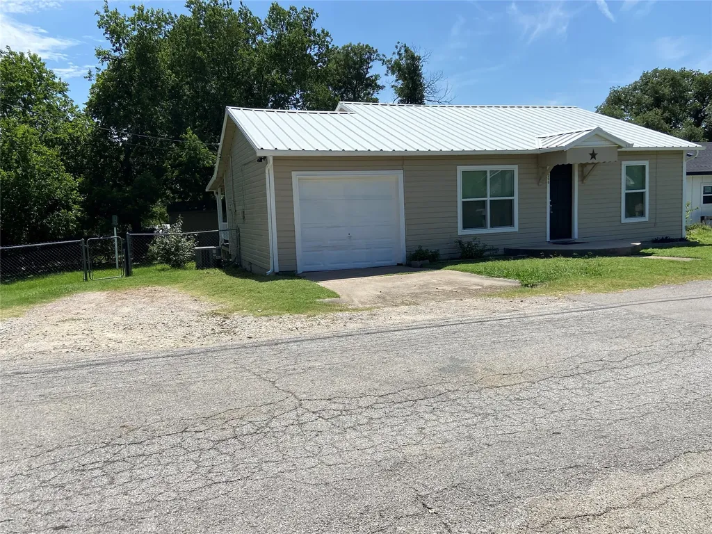 506 N Lamar Street Weatherford TX 76086