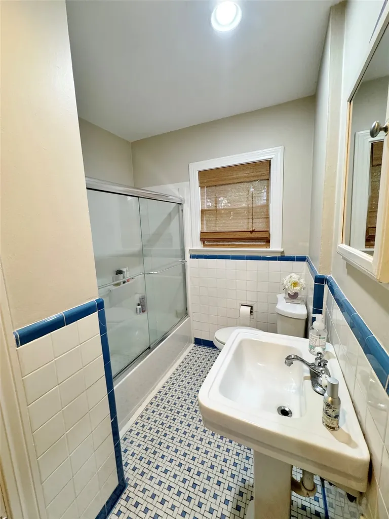 5101 W Amherst Avenue Dallas TX 75209