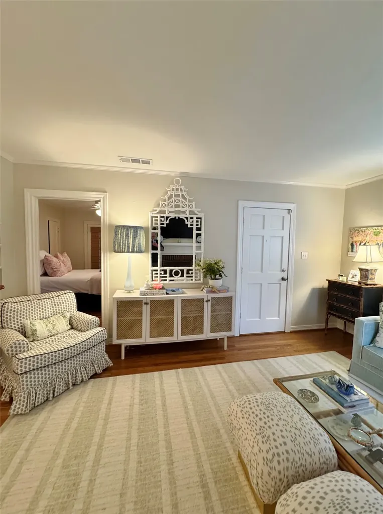 5101 W Amherst Avenue Dallas TX 75209