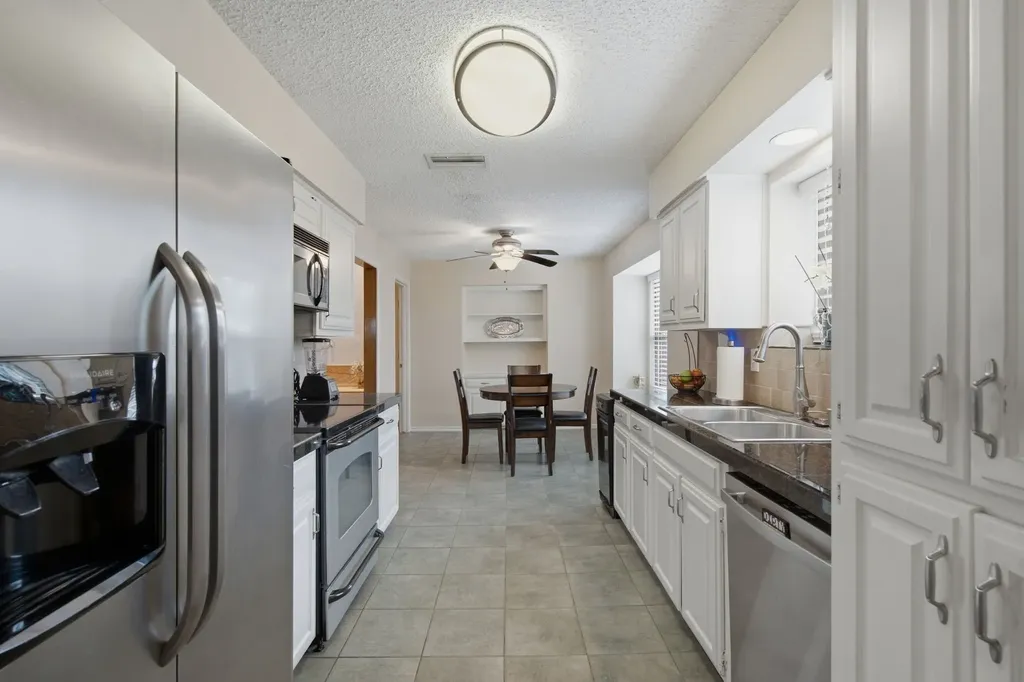 328 Lakewood Court Coppell TX 75019