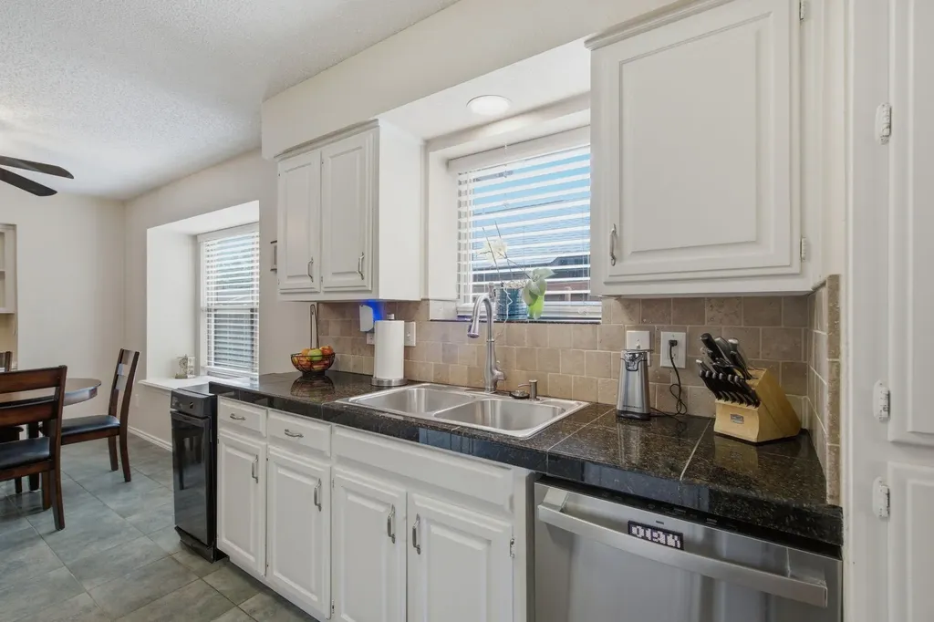 328 Lakewood Court Coppell TX 75019