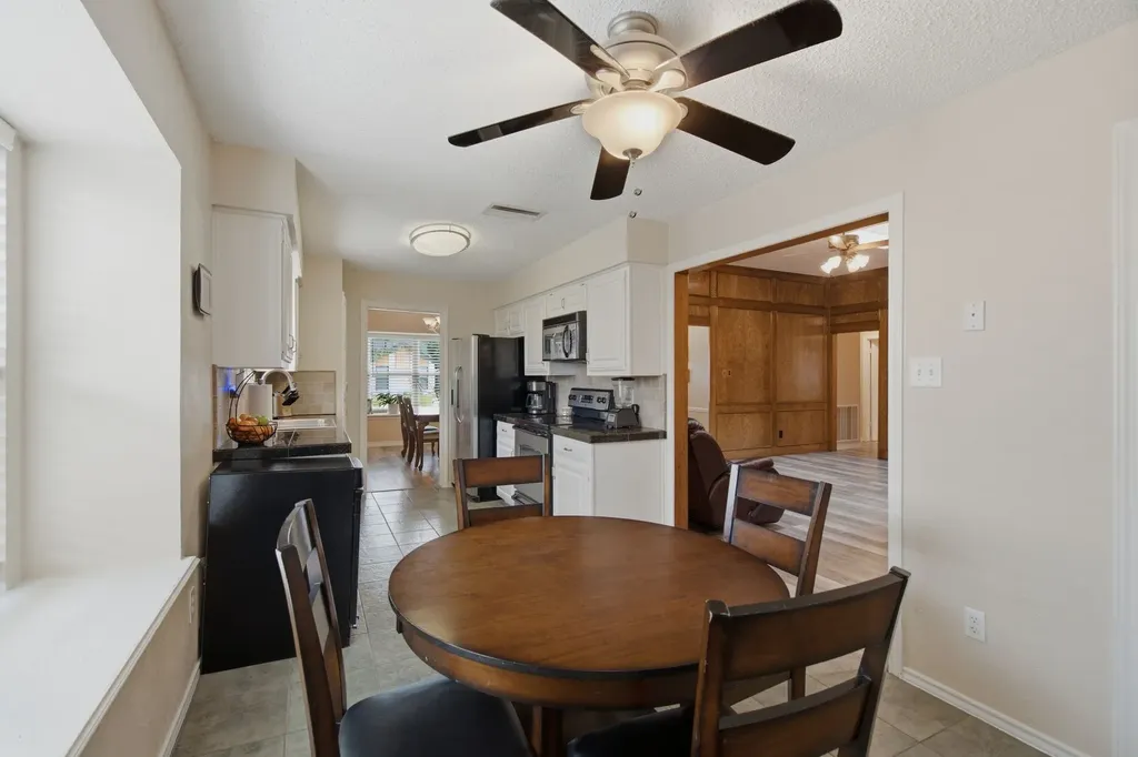 328 Lakewood Court Coppell TX 75019