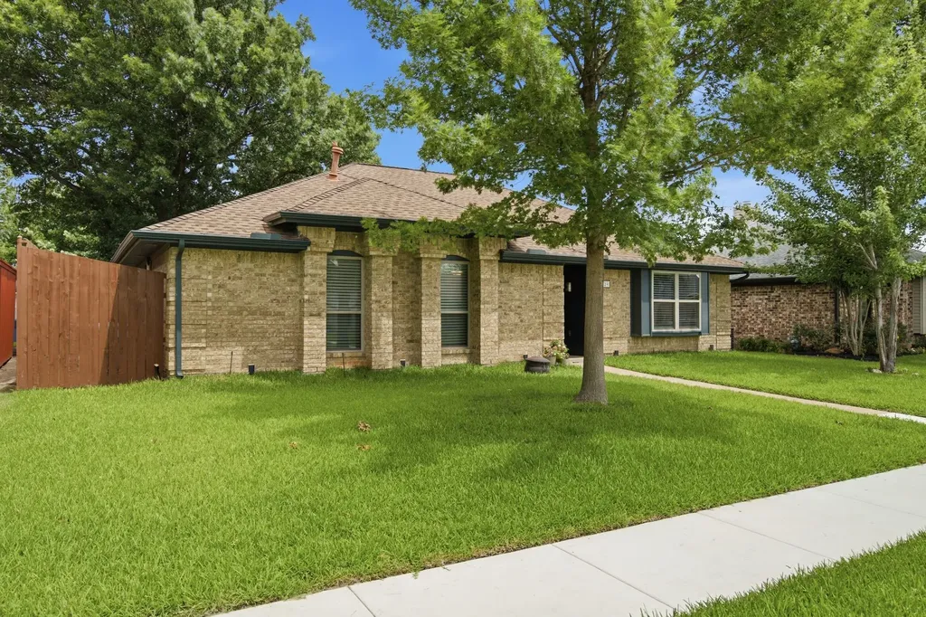 328 Lakewood Court Coppell TX 75019