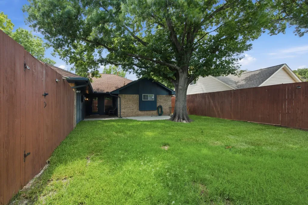328 Lakewood Court Coppell TX 75019
