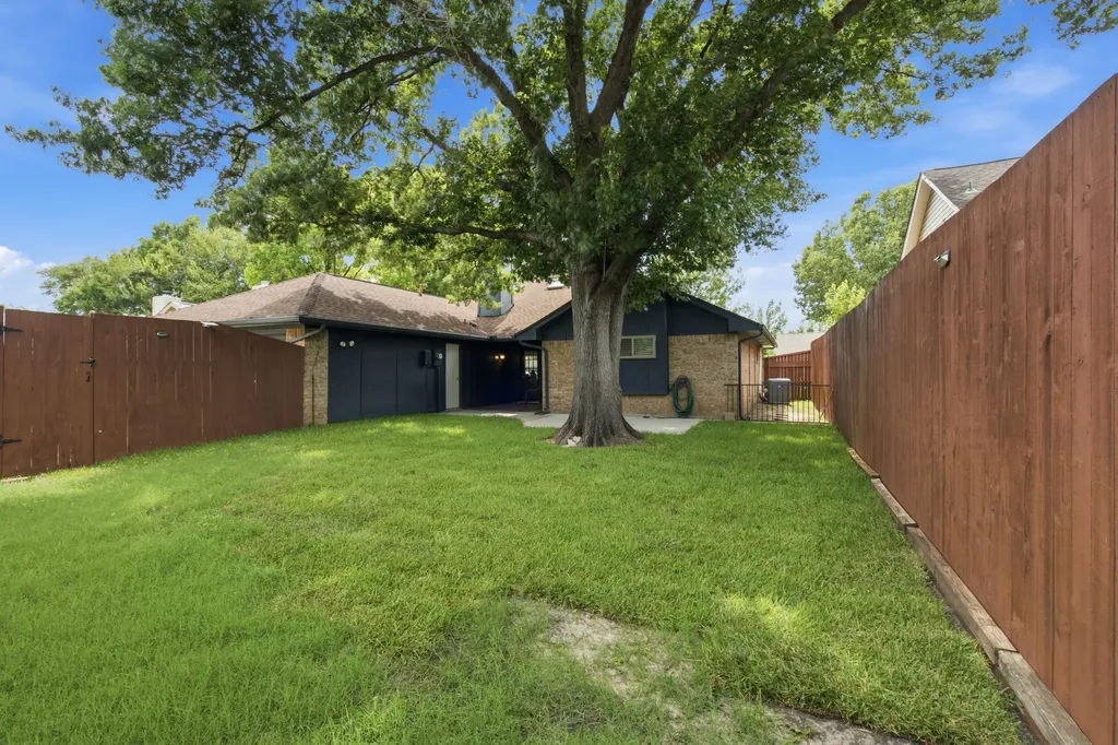 328 Lakewood Court Coppell TX 75019