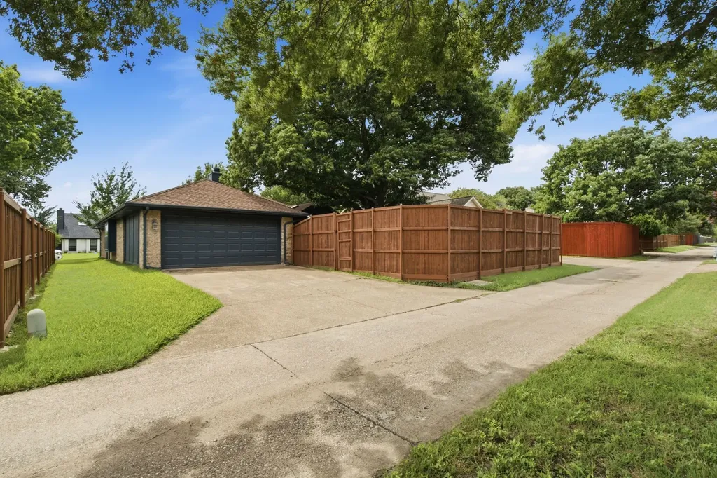 328 Lakewood Court Coppell TX 75019