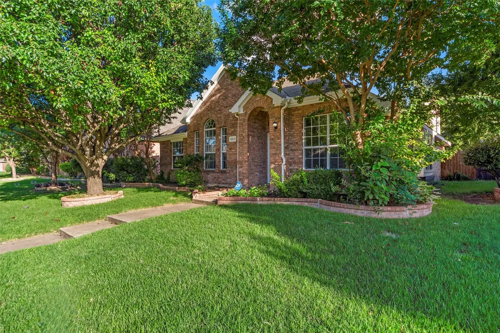 5813 Blue Spruce Lane Mckinney TX 75070