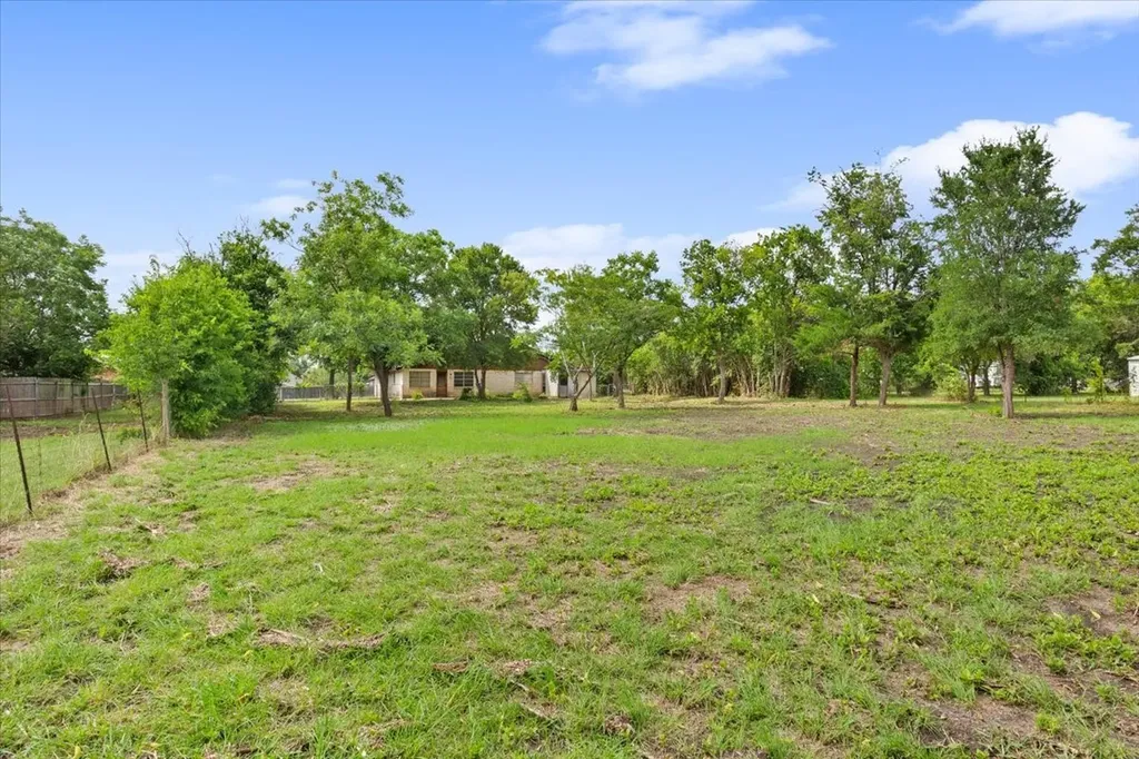 317 W Chapman Road Hewitt TX 76643