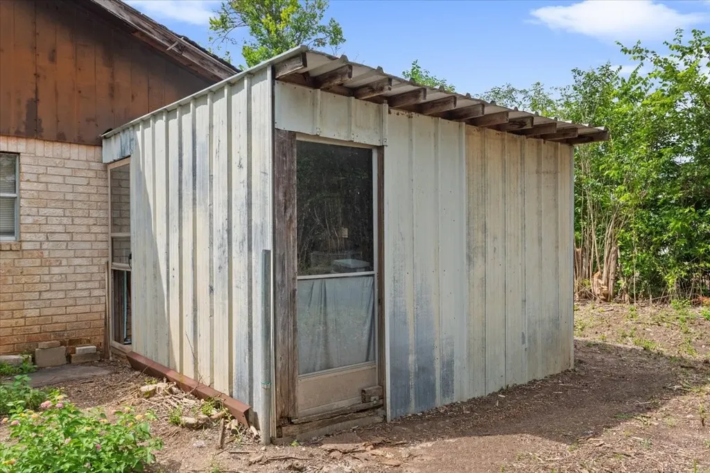 317 W Chapman Road Hewitt TX 76643