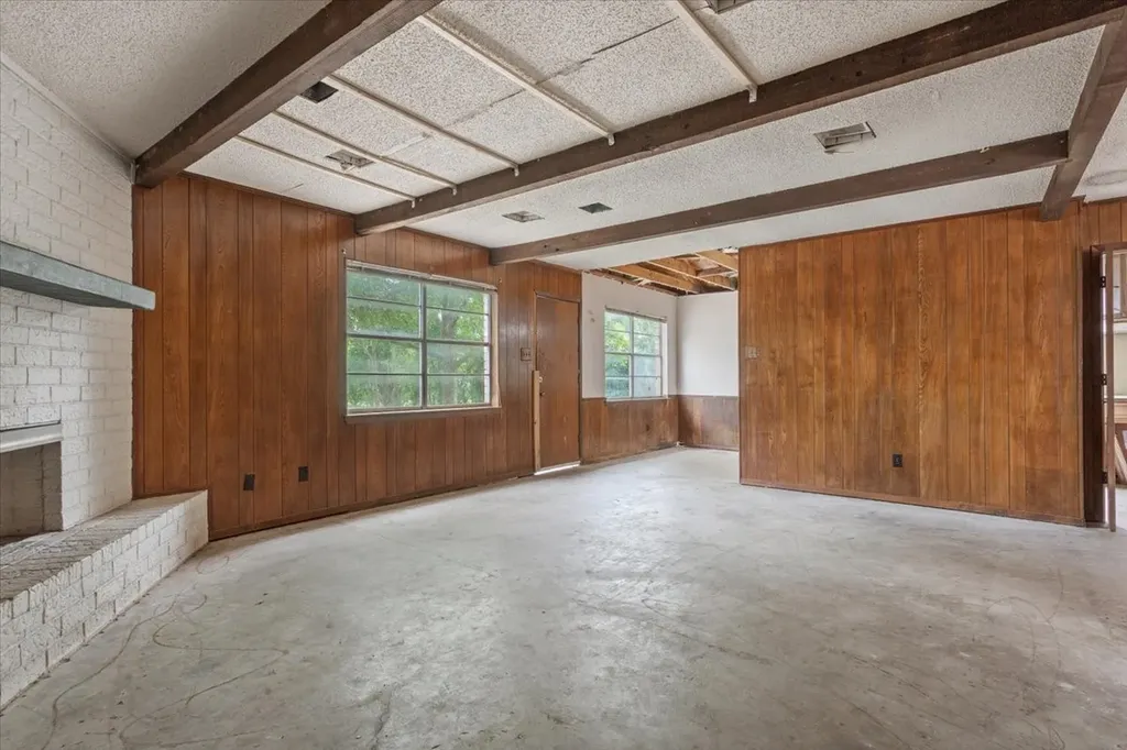317 W Chapman Road Hewitt TX 76643